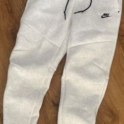 Nike Tech SweatPants White