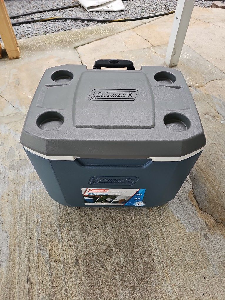 Coleman Xtreme 50qt Rolling Cooler