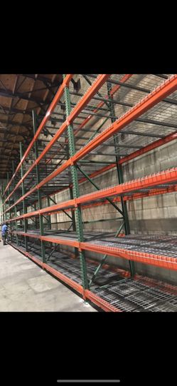 Warehouse Pallet Racks. Wire mesh Wire decking. Uprights. Load beams