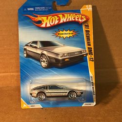 Hot Wheels  ‘81 Delorean DMC-12 (Milwaukie,OR)