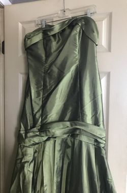 GREEN DRESS