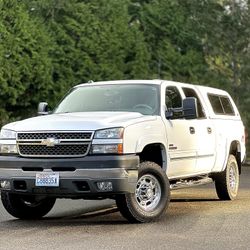 2005 Chevy Silverado 2500HD Crew Cab — RARE 6.6L Turbo Diesel Low Mile