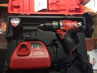 Milwaukee 1/2 hammer drill drill/driver kit