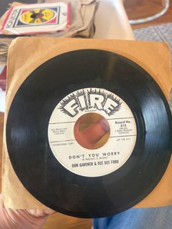 1962 7-inch vinyl single of "Don't You Worry" by Don Gardner and Dee Dee Ford on Fire Records (Catalog No. 513), featuring a promotional white label