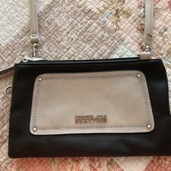 Kenneth Cole Reactions Leather Bag