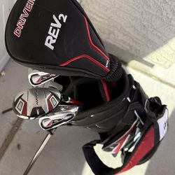 Gently Used Maxfli Rev 2 Jr Package Set Rh Red 6 Piece