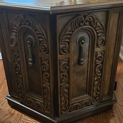Solid Wood End Table / Double Doors 
