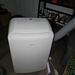 10000BTu Insignia Air Conditioner 