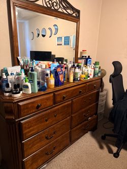 9-Drawer Wood Dresser with Large Mirror – Excellent Storage