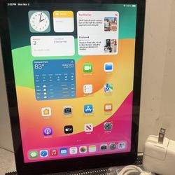 Apple iPad 6th Gen 32GB WiFi + Cellular UNLOCKED 9.7” -Space Gray  