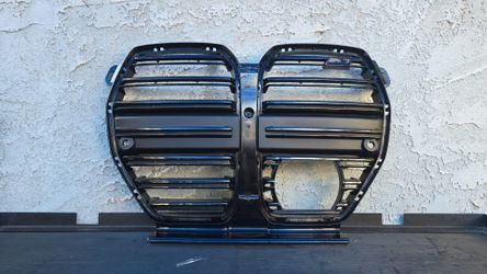 2021-2024 BMW M4 G82 G83 COMPETITION FRONT BUMPER CENTER GRILL ASSEMBLY OEM