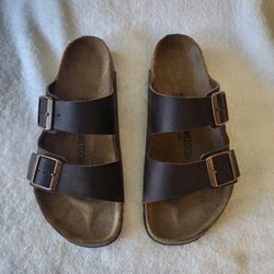 Perkins stock arizona size forty big buckle oiled leather round sandals