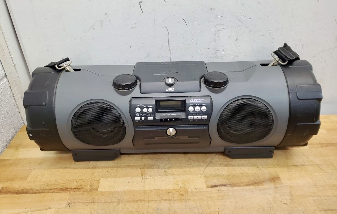 JVC RV-NB1 Kaboom Box Radio (LOUD)