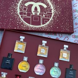 Women Mini Perfume makeup gift set Regalos mujer navidad, prices in store $380