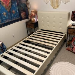 PU leather tufted Upholstered twin/single platform bed.