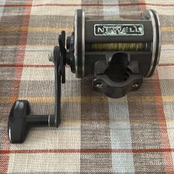 Newell Fishing Reel G454-F