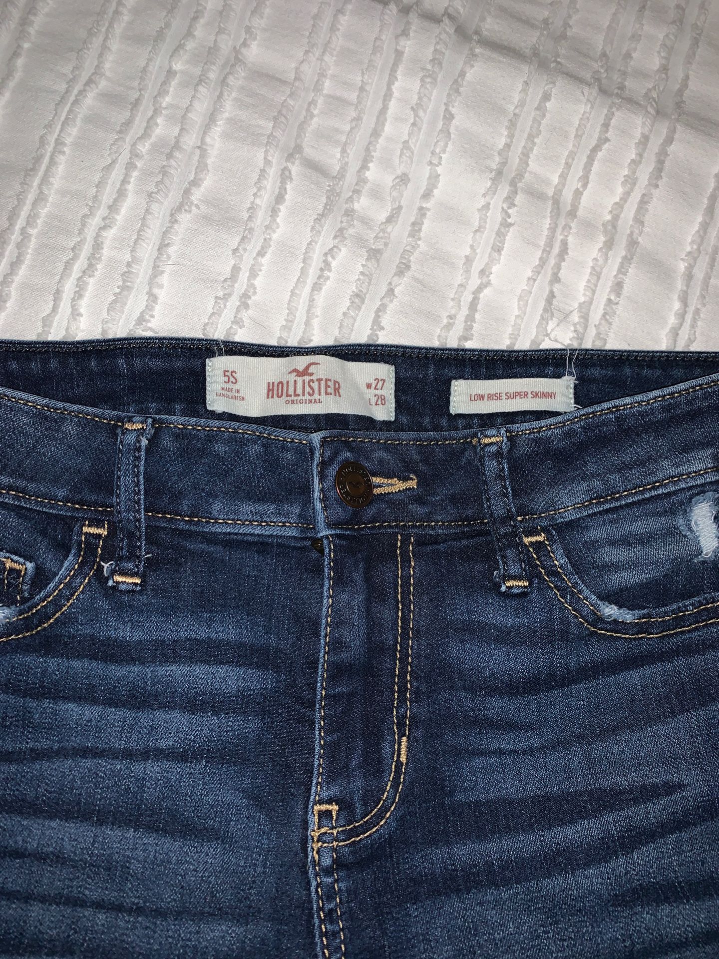 Size 5s Hollister blue ripped jeans