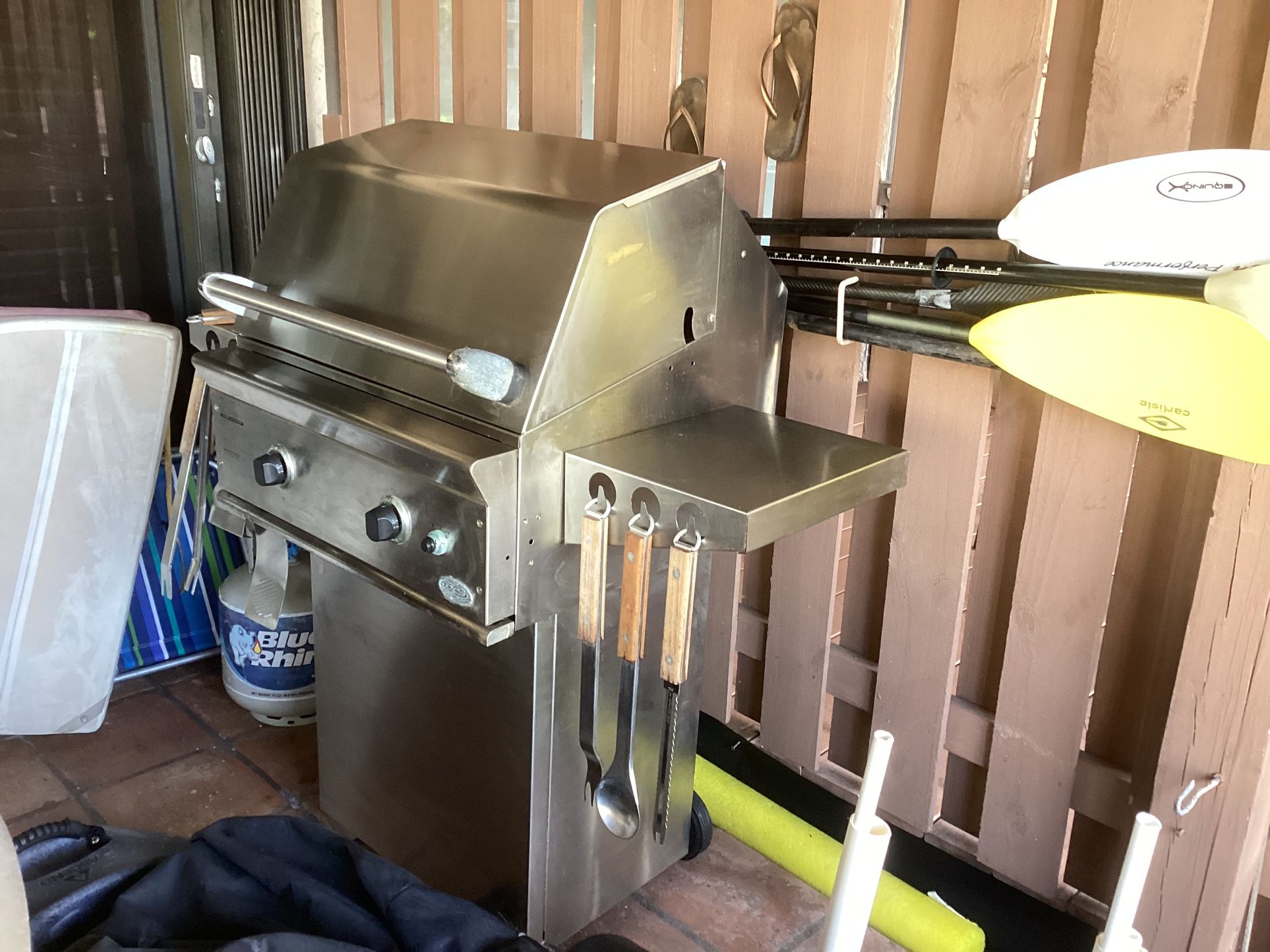 BBQ Gas Grill 30 Inch DCS Fisher & Paykel Lifetime Of Grilling Plus 2 Tanks And Tools NO RUSTING EVER Solid Quality Grill “Please Google It”