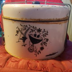 Vintage Metal Cake Carrier / Cake Saver Farmhouse Decor