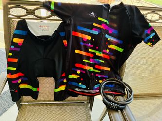 Great Deal - Women’s Cycling Outfit and Master Lock / Conjunto de Ciclismo y Candado