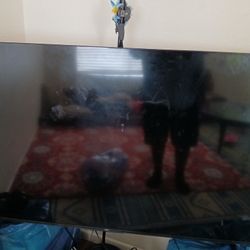 55' INCH ROKU TV