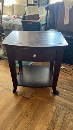Free nightstand