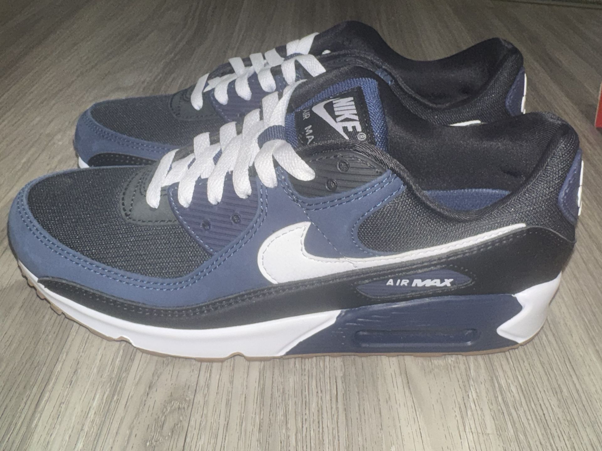 Air Max 90 men size 8.5 or women 10