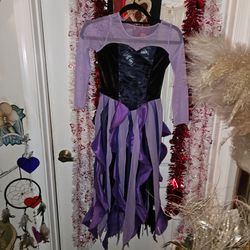 PRETTY PURPLE DRESS FOR HALLOWEEN AND BEYOND