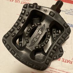 GT BMX BICYCLE PEDALS OLD SCHOOL MID BMX 1/2” Size - SPIN GREAT