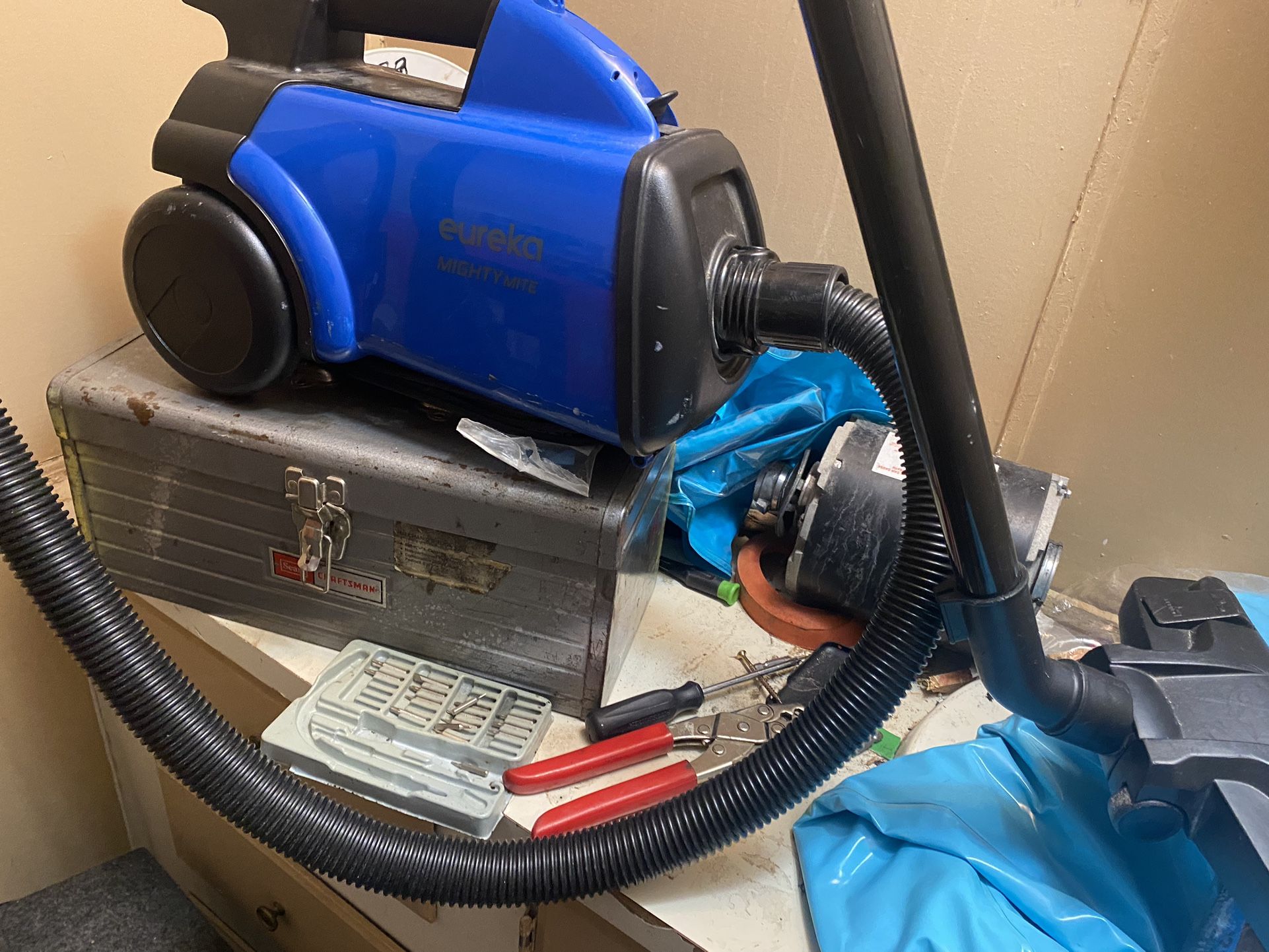 eureka vacuum cleaner for Sale in Albuquerque, NM OfferUp