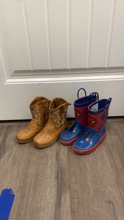 Boys boots