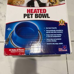 Farm Innovators Heated Pet Bowl w/Anti Chew Cord for All Breed Sizes 1 Quart