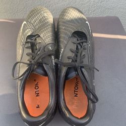 nike phantom soccer cleats 10.5