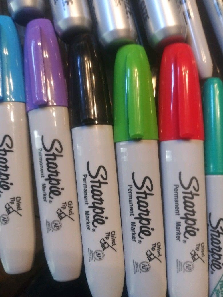 Oilers ;Gel Pens! Medium Felt !!!! I Have Sharpie Oilers BIC GEL PENS .ENER GEL PENS ,Bic GELOCITY PENS,PAINTER MSRKERS, SHARPIE HIGHLIGHTER,ShaRPIE
