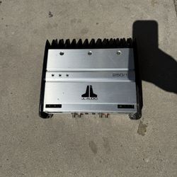 JL Sub amp