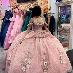Pink Quince Dress With Crown And Ramo (BUY ONLY)