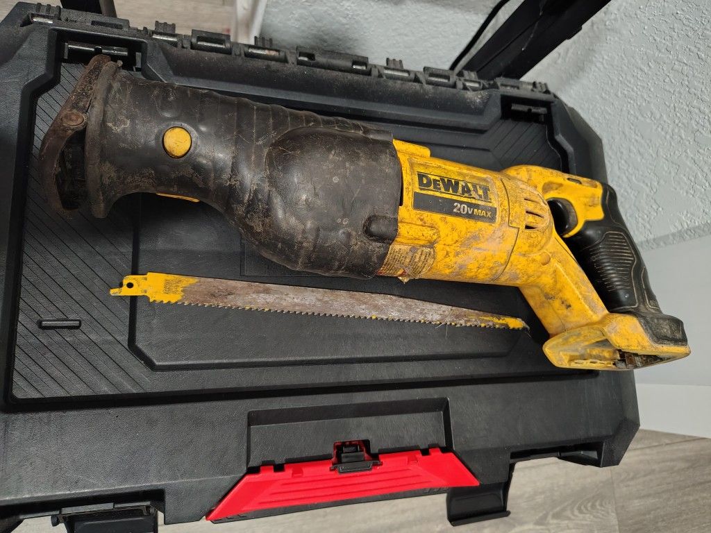 20- Volt Reciprocating Saw