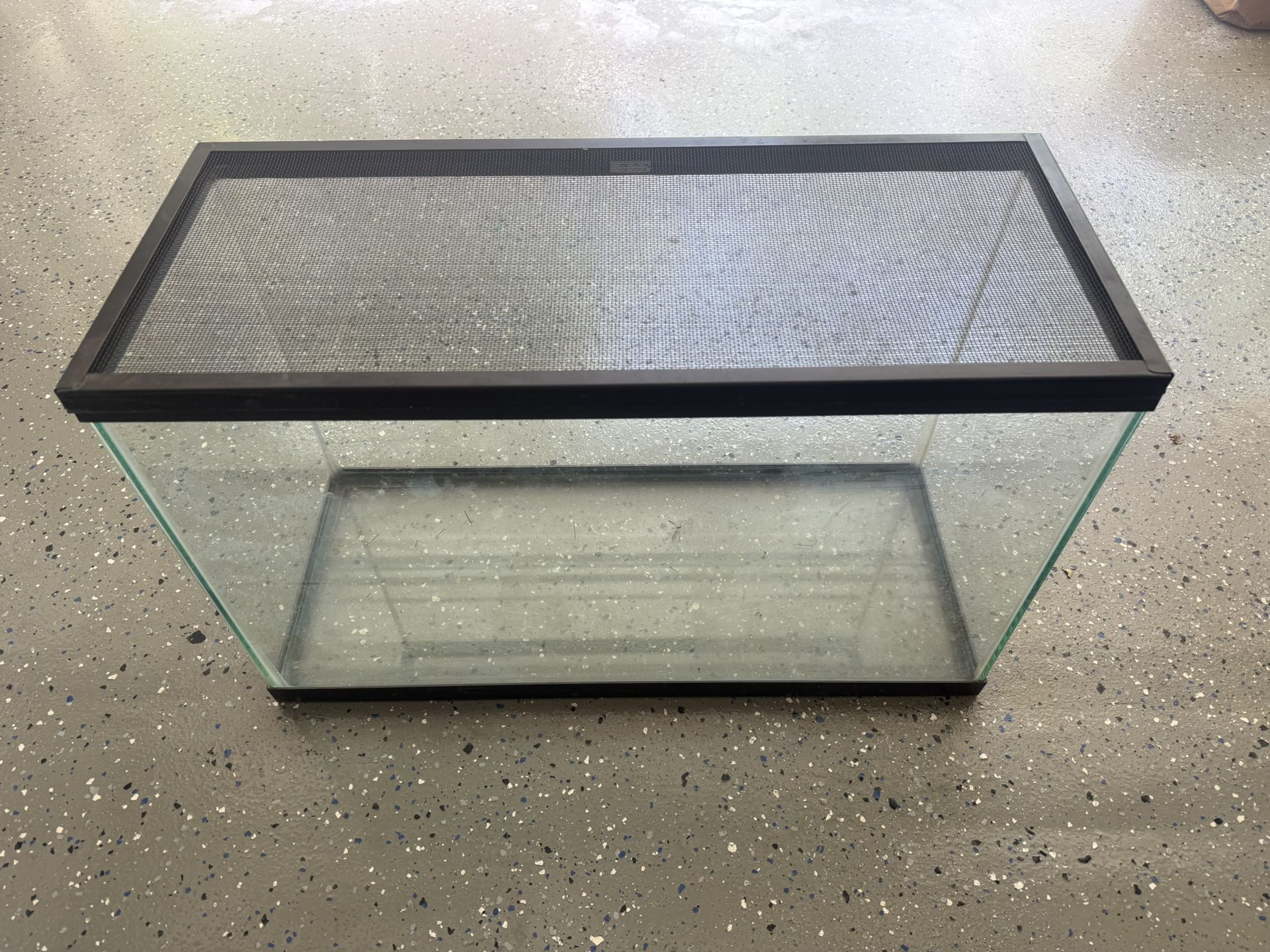 30 Gallon Fish Tank With Screen Cover
