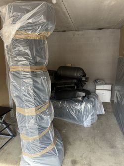 Sofa set In Excellent Condition ( Recliners) Not A Flaw At All!!