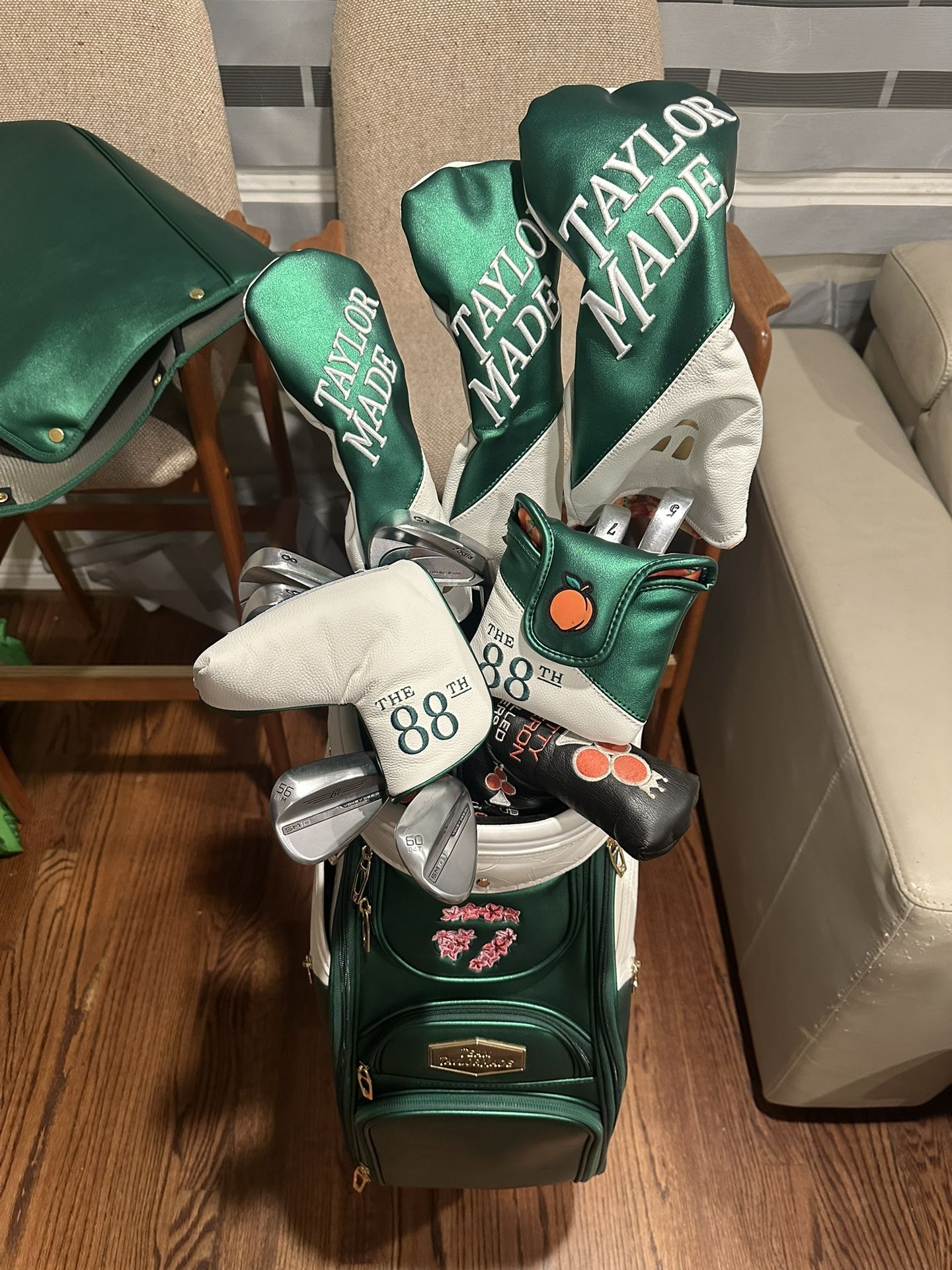 McIlroy top of line golf clubs set taylormade