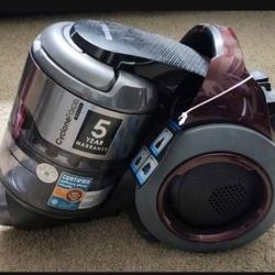 Samsung motion sync vacuum cleaner. It has  some scratches. New. I have only a vacuum. Please look at pictures.