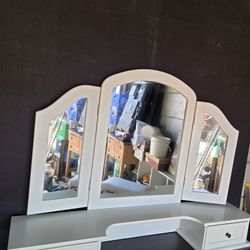 Dresser with Two Gavetas and Mirrors 