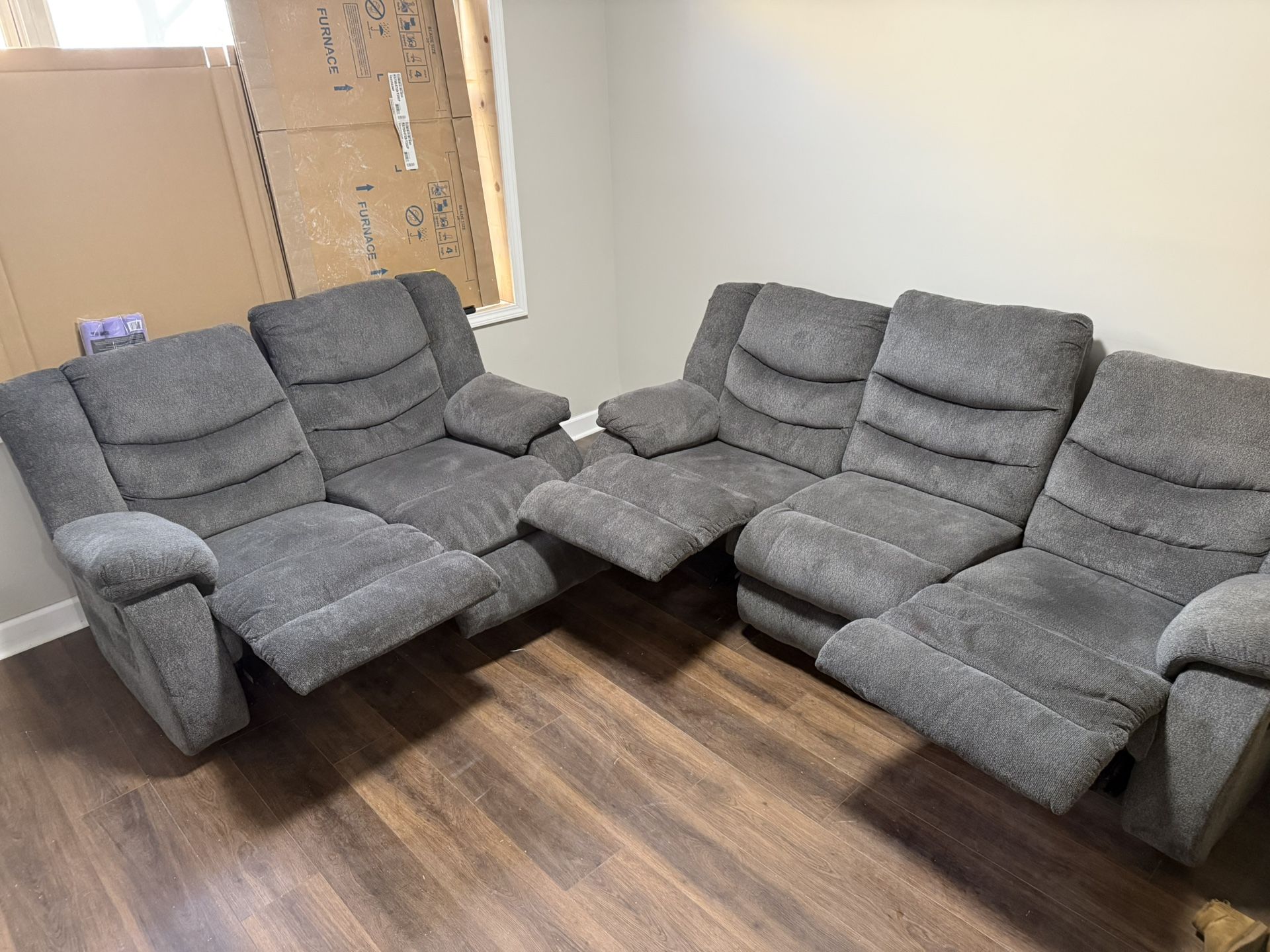 Gray Reclining Sofa & Loveseat Set – Excellent Condition!