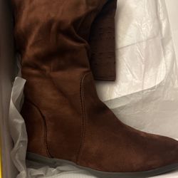 Brand New Suede Boots Size 7M