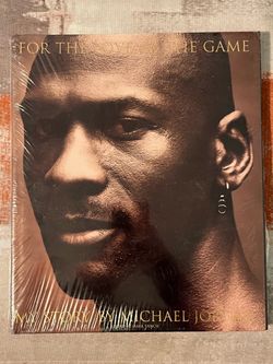 Chicago Bulls and Jordan Memorabilia