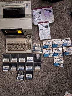 Magnavox Videowriter 350 Word Processor w/Keyboard and Other Accessories