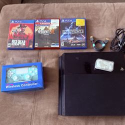 PlayStation 4 Red dead redemption 2 resident evil BUNDLE