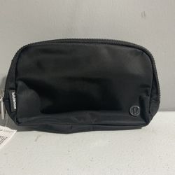 Lululemon Everywhere Belt Bag 1L Black