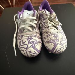 Kids 11 soccer shoes in Riverside