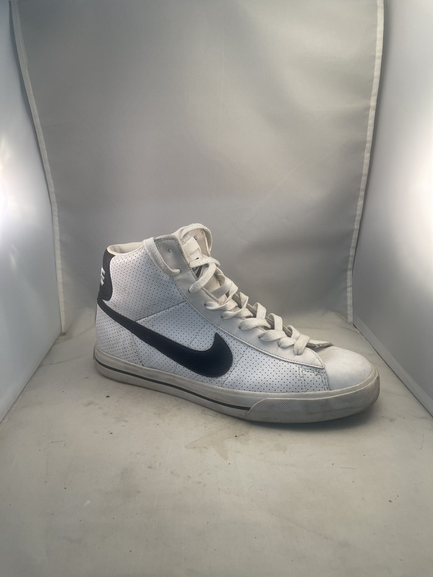Nike Sweet Classic Basketball Or Casual Shoes 